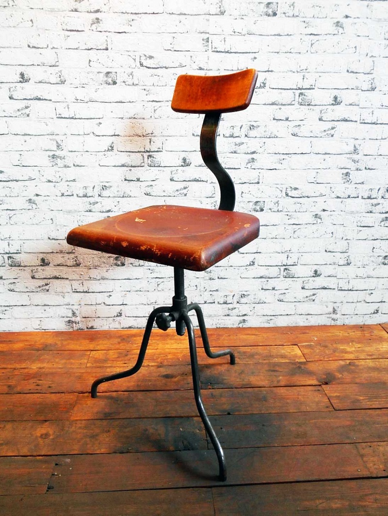 Industriální kancelářská židle. | Industriální dílenská židle